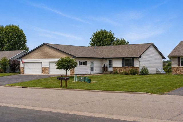 905 W Ridge Court, New Richmond, WI 54017