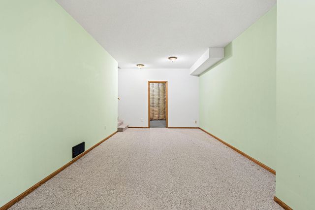 905 W Ridge Court, New Richmond, WI 54017