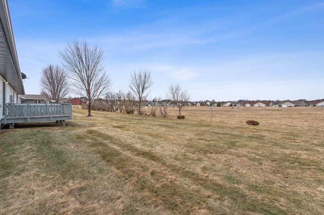 905 W Ridge Court, New Richmond, WI 54017