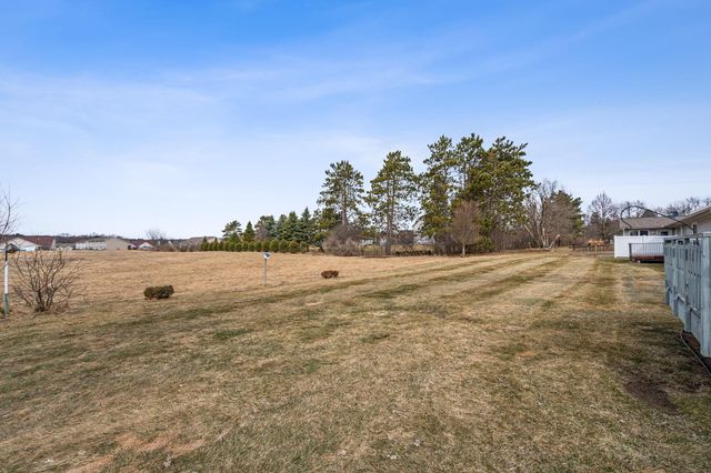 905 W Ridge Court, New Richmond, WI 54017