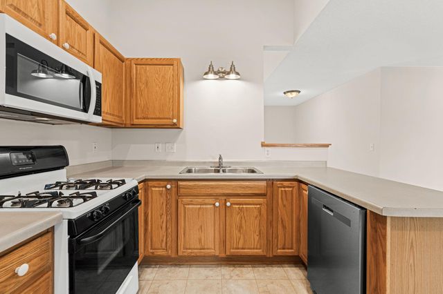 905 W Ridge Court, New Richmond, WI 54017