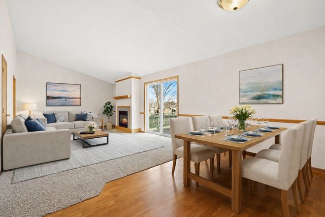 905 W Ridge Court, New Richmond, WI 54017
