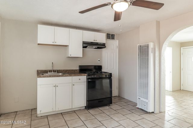 302 W Flores St Unit 3, Tucson, AZ 85705