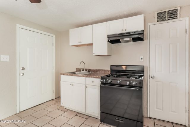 302 W Flores St Unit 3, Tucson, AZ 85705