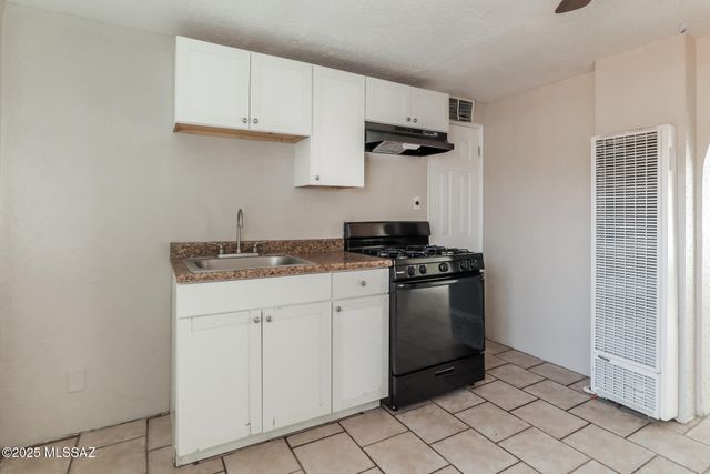 302 W Flores St Unit 3, Tucson, AZ 85705