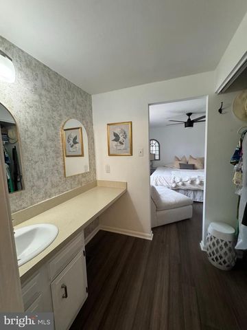 7601 RUDYARD ST, Falls Church, VA 22043