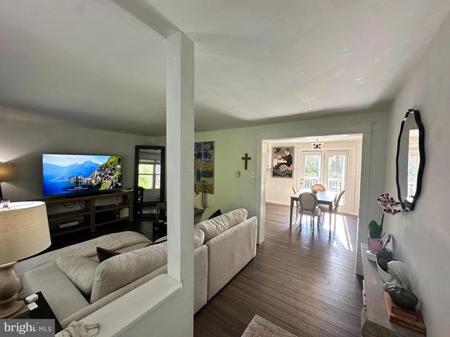 7601 RUDYARD ST, Falls Church, VA 22043