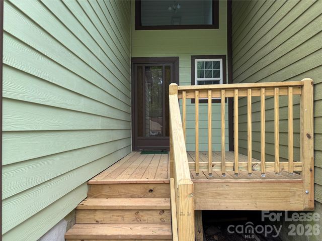 6211 Spanish Oak Road, Charlotte, NC 28227