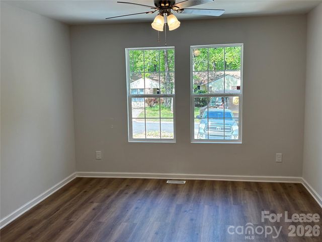 6211 Spanish Oak Road, Charlotte, NC 28227