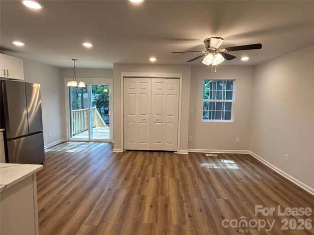6211 Spanish Oak Road, Charlotte, NC 28227
