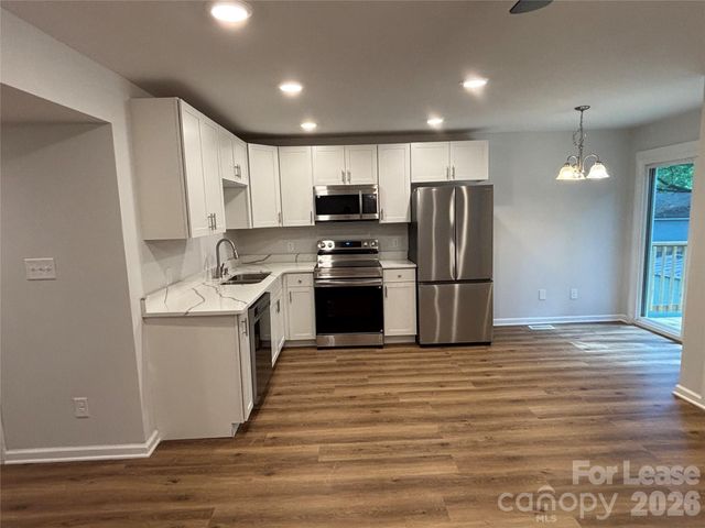 6211 Spanish Oak Road, Charlotte, NC 28227