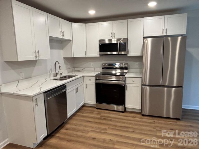6211 Spanish Oak Road, Charlotte, NC 28227
