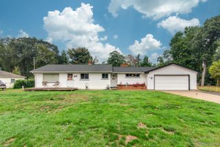 190 Rustic Circle, White Lake Charter Township, MI 48386