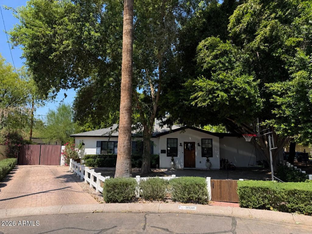 3501 E PICCADILLY Road, Phoenix, AZ 85018 — photo 2