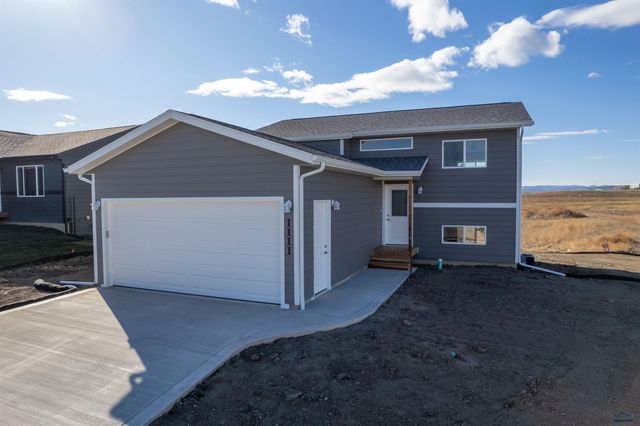 542 DENALI DR, Box Elder, SD 57719