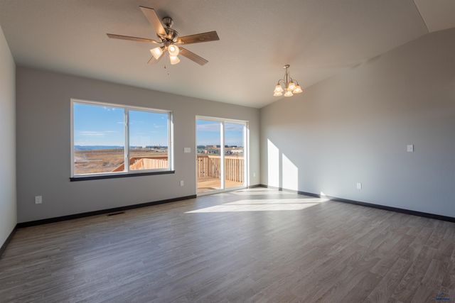 542 DENALI DR, Box Elder, SD 57719