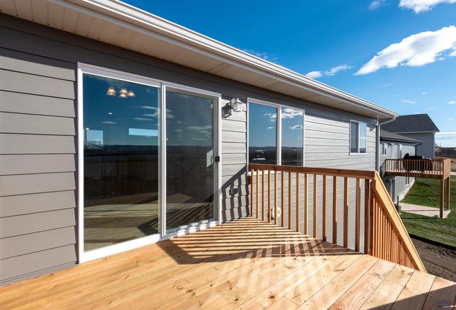 542 DENALI DR, Box Elder, SD 57719