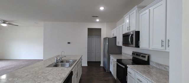 8279 MEADOW WALK Lane, Jacksonville, FL 32256