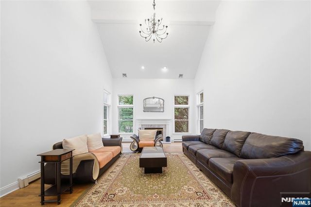 1 Concord Court, Mahwah, NJ 07430