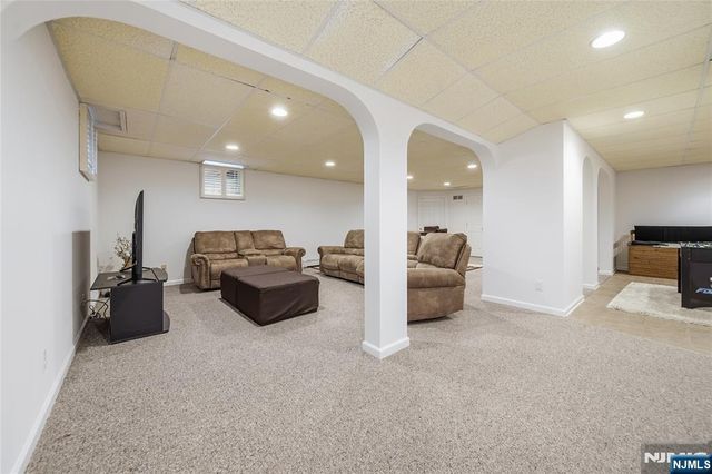 1 Concord Court, Mahwah, NJ 07430