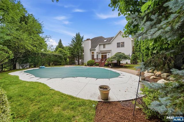 1 Concord Court, Mahwah, NJ 07430