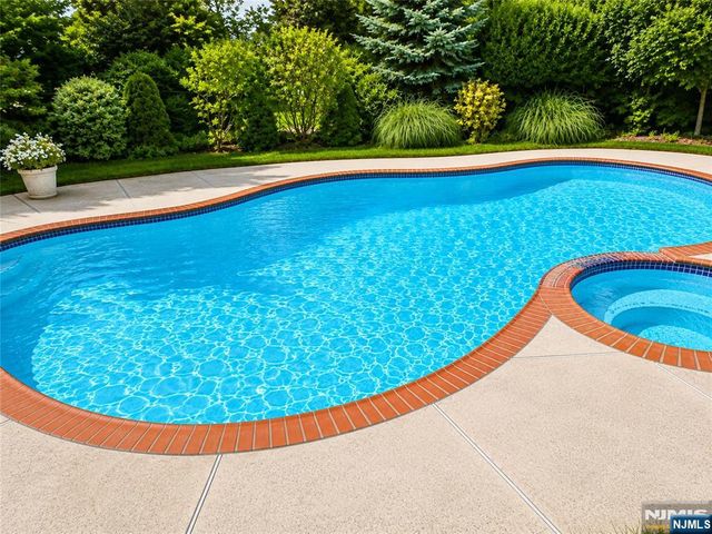 1 Concord Court, Mahwah, NJ 07430