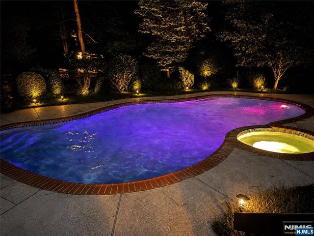 1 Concord Court, Mahwah, NJ 07430