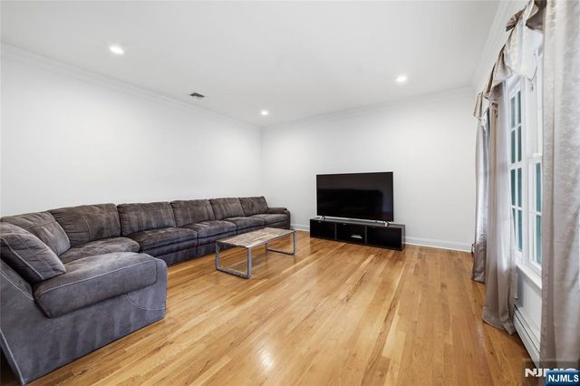 1 Concord Court, Mahwah, NJ 07430