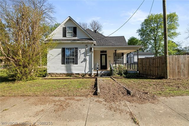 304 Choctaw Street, Hackett, AR 72937