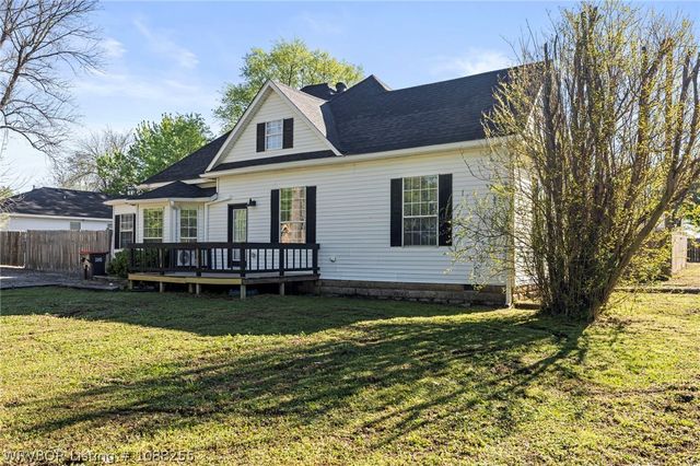 304 Choctaw Street, Hackett, AR 72937