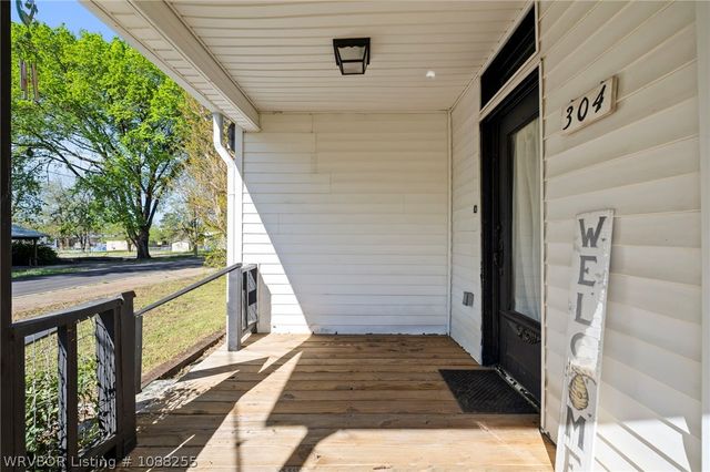304 Choctaw Street, Hackett, AR 72937