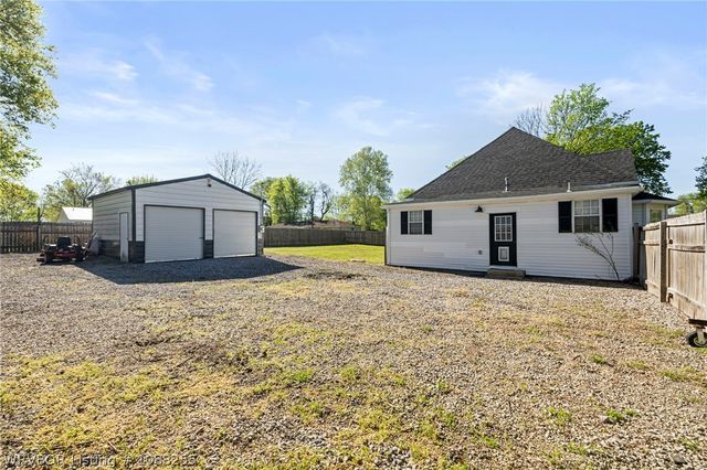 304 Choctaw Street, Hackett, AR 72937