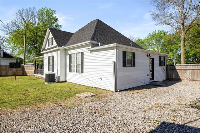 304 Choctaw Street, Hackett, AR 72937
