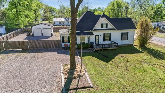 304 Choctaw Street, Hackett, AR 72937