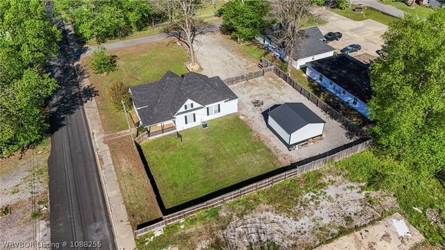 304 Choctaw Street, Hackett, AR 72937