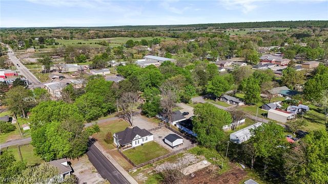304 Choctaw Street, Hackett, AR 72937