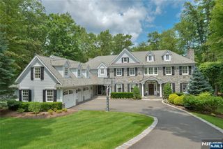 320 Sleepy Hollow Lane, Franklin Lakes, NJ 07417