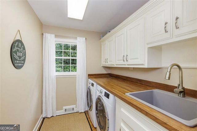 7390 Stoneykirk Close, Atlanta, GA 30350