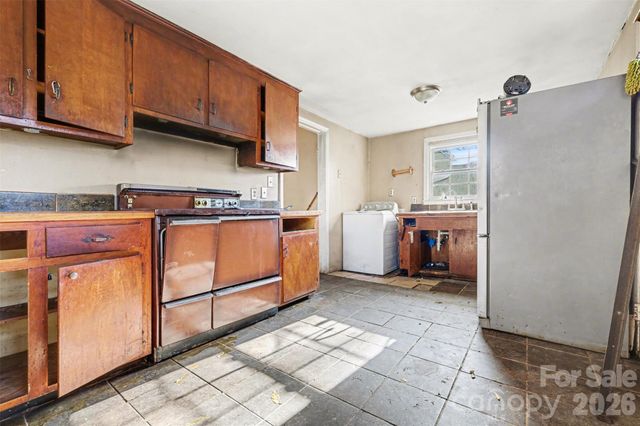 319 N Linwood Avenue, Charlotte, NC 28216