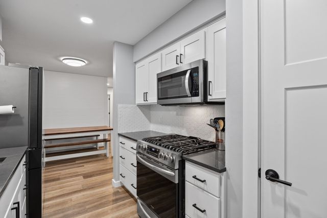 108 12th Avenue SW, Altoona, IA 50009