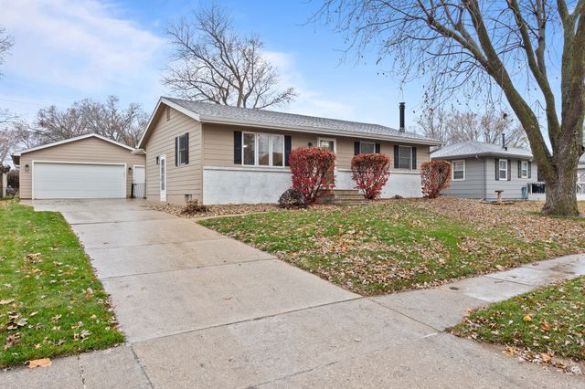 108 12th Avenue SW, Altoona, IA 50009