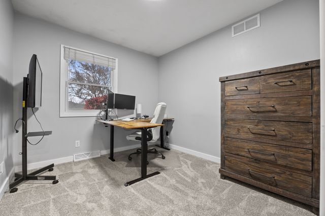 108 12th Avenue SW, Altoona, IA 50009