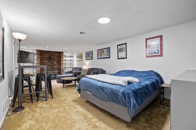 108 12th Avenue SW, Altoona, IA 50009