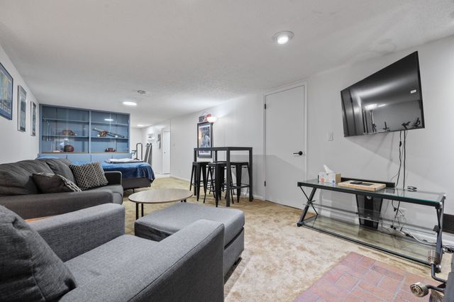 108 12th Avenue SW, Altoona, IA 50009