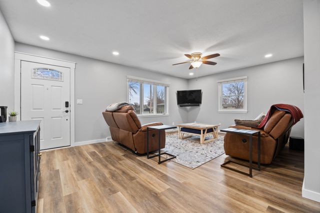 108 12th Avenue SW, Altoona, IA 50009