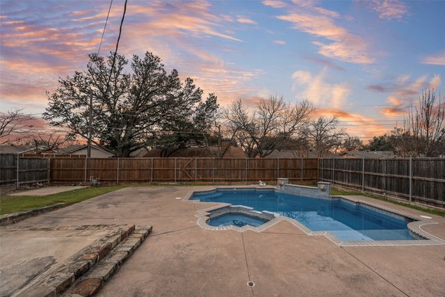 713 Kindred Lane, Richardson, TX 75080
