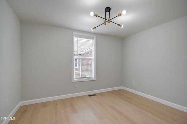 242 Mcdowell Street, Bristol, TN 37620