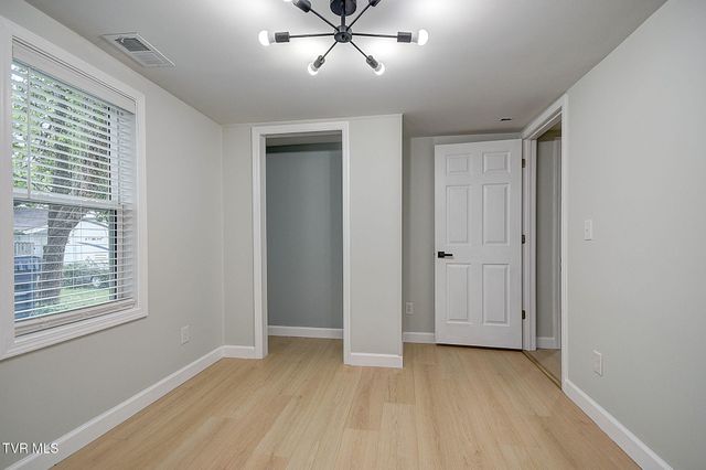 242 Mcdowell Street, Bristol, TN 37620