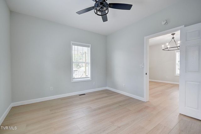 242 Mcdowell Street, Bristol, TN 37620