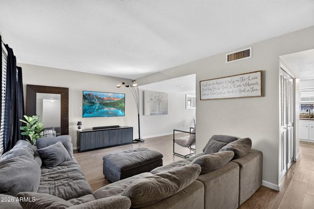 6558 S GRANADA Drive, Tempe, AZ 85283